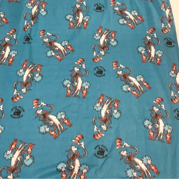 2003 Cat in the Hat Dr. Seuss Blanket 82” x 58” - Picture 10 of 16